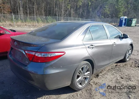 2015 Toyota Camry Se z USA, uszkodzony, nr VIN 4T1BF1FK9FU069899